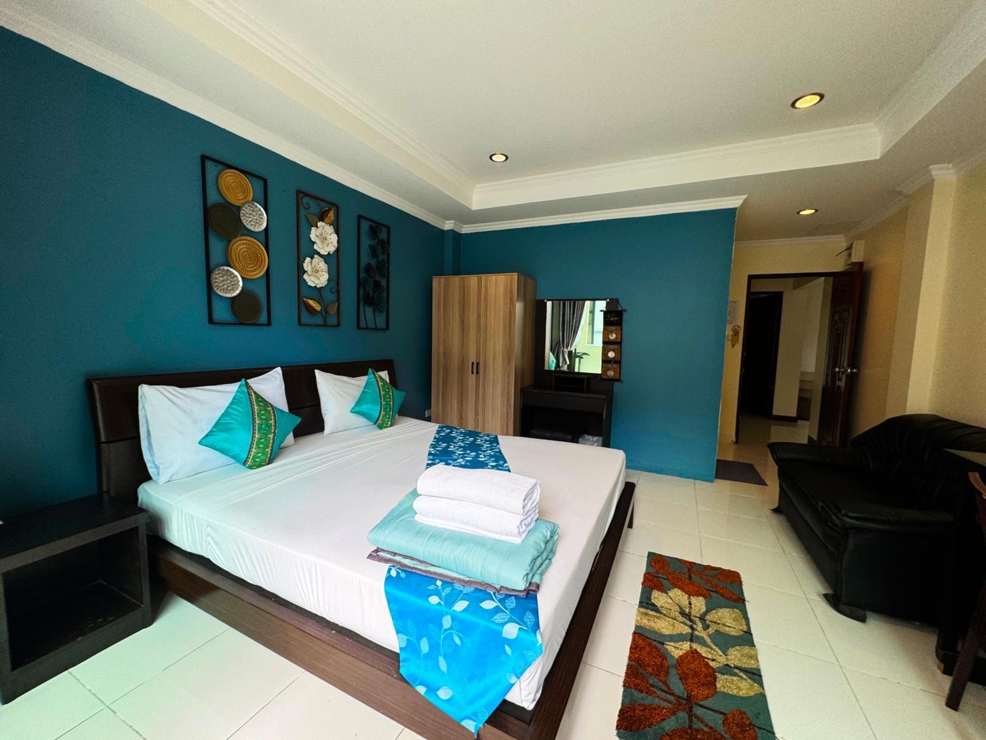 Hotell Sky Silk Decoration House Patong
