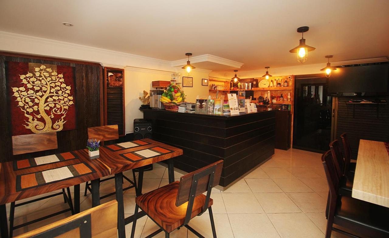 Hotell Sky Silk Decoration House Patong